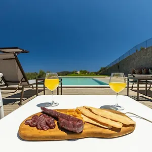 Dimore Santa Justa Aparthotel